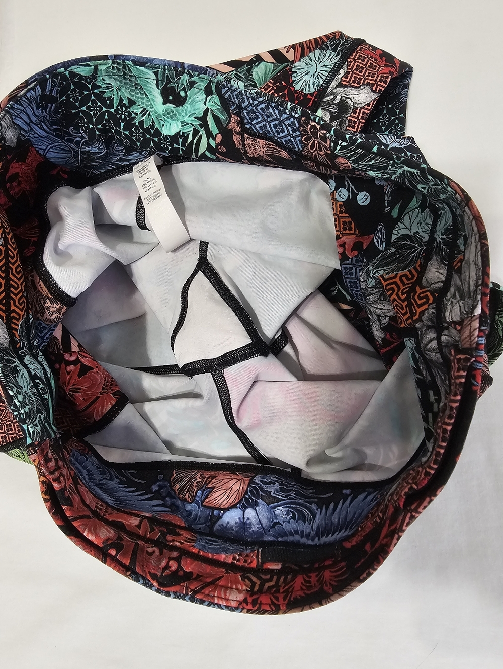 Lululemon Size 8 Floral Patchwork Leggings Black Multicolor Yoga Pants - Picture 10 of 10